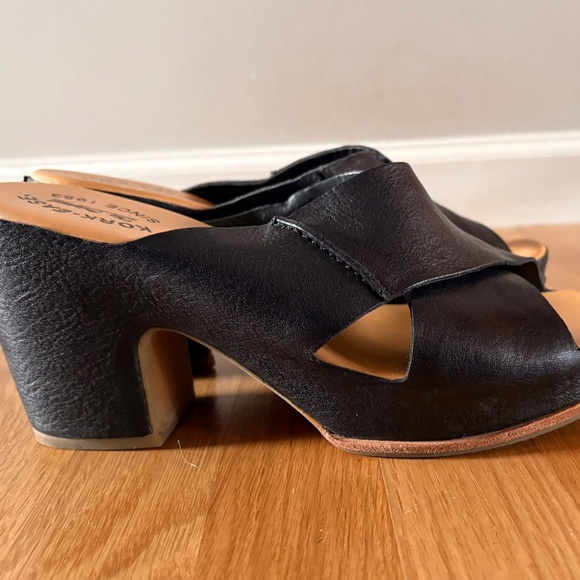 Kork-Ease, Garden Platform Black Leather Slide - Nearly New! - Picture 5 of 5